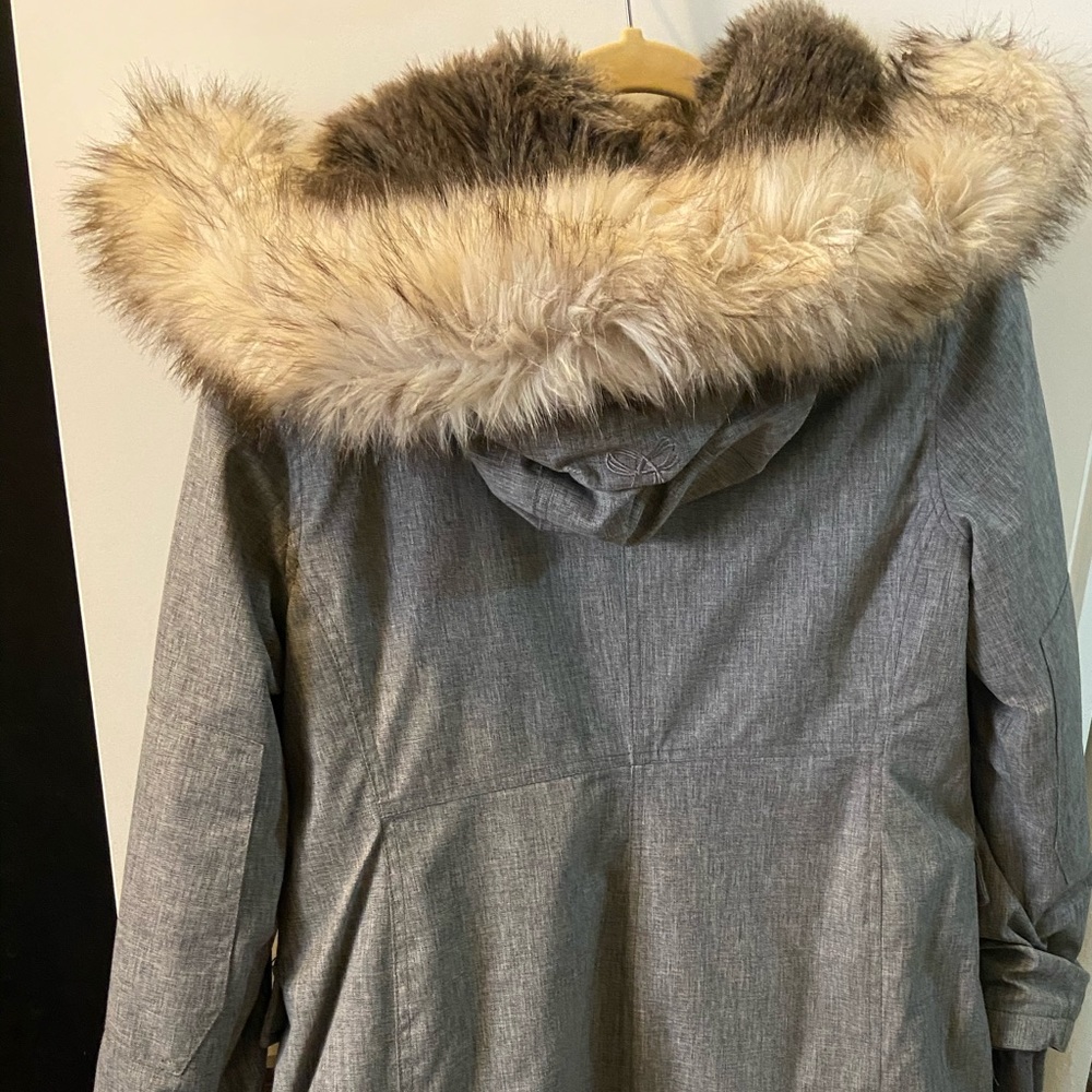 Aritzia winter jacket - size S